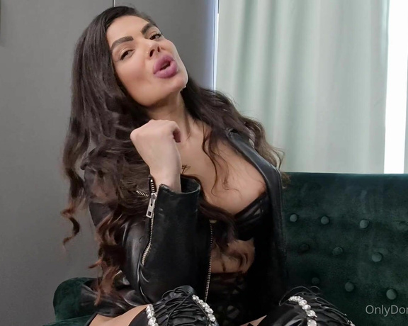 Goddess Domdeluxury aka Domdeluxury OnlyFans - The type of bitch you strive to