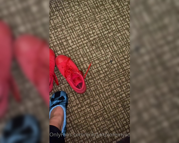 ExploreMySoles aka Only1exploremysoles OnlyFans - Never walk barefoot on hotel floors