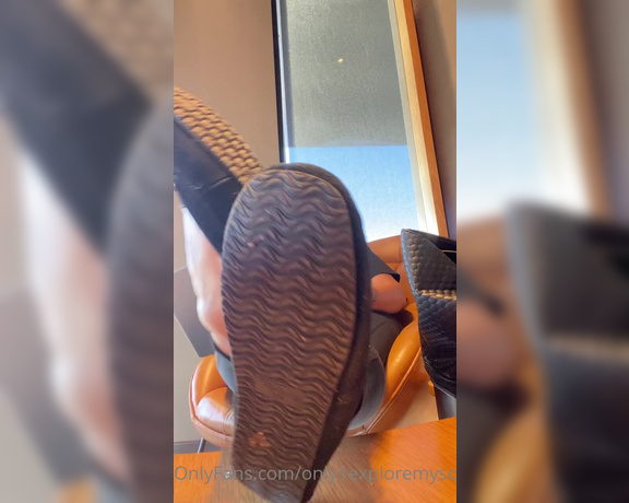 ExploreMySoles aka Only1exploremysoles OnlyFans - Coffee & Soles At Starbucks With