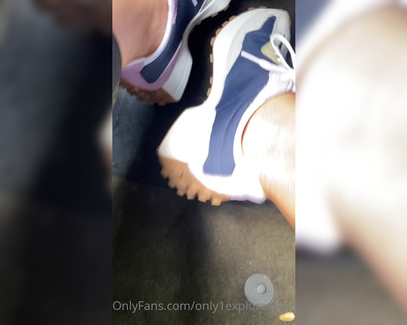 ExploreMySoles aka Only1exploremysoles OnlyFans - Heels Or Sneakers 2