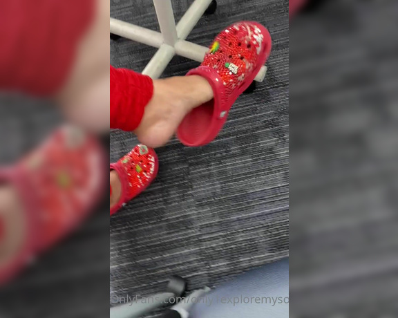 ExploreMySoles aka Only1exploremysoles OnlyFans - Don’t you dare stop staring