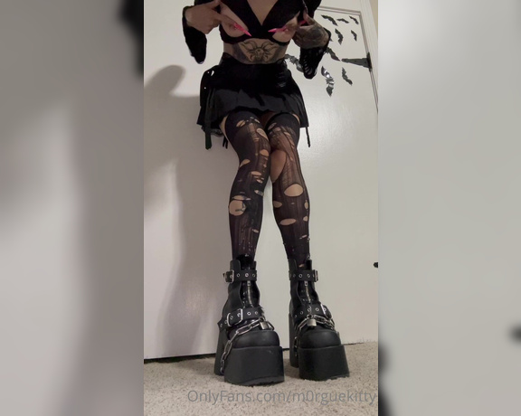 Maze aka M0rguekitty OnlyFans - I heard some of you like boots… who am i stepping on first 2