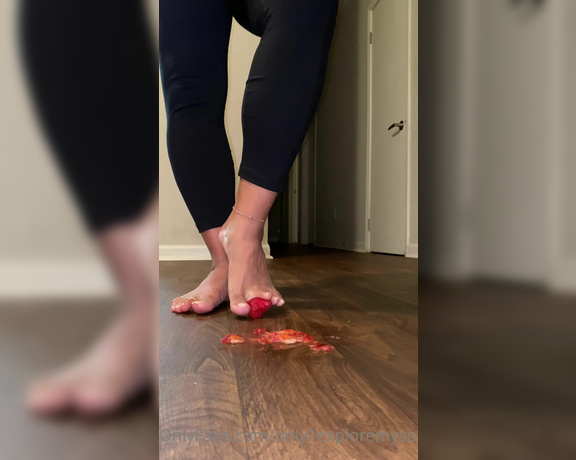 ExploreMySoles aka Only1exploremysoles OnlyFans - Time For A Snack