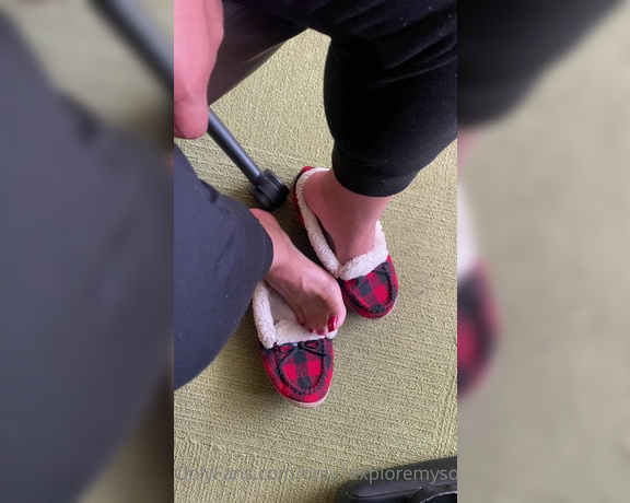 ExploreMySoles aka Only1exploremysoles OnlyFans - Trip to the library