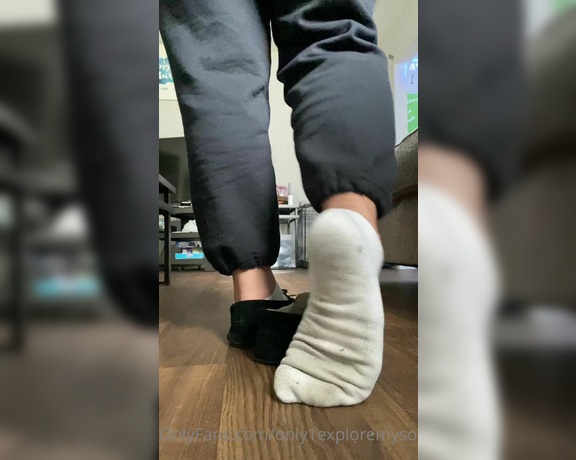 ExploreMySoles aka Only1exploremysoles OnlyFans - Had to get these socks real nice and stinky