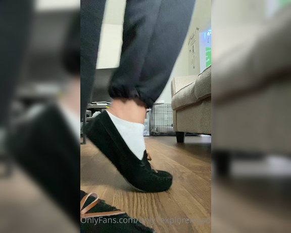 ExploreMySoles aka Only1exploremysoles OnlyFans - Had to get these socks real nice and stinky