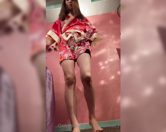 Miichannel_r aka Miichannel_r OnlyFans - Giant woman in a kimono