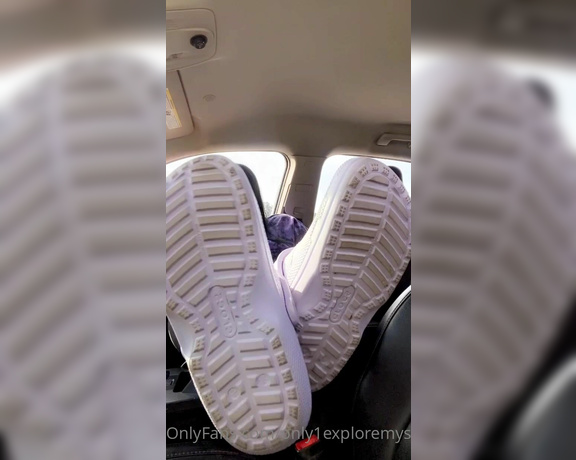 ExploreMySoles aka Only1exploremysoles OnlyFans - Hop in loser