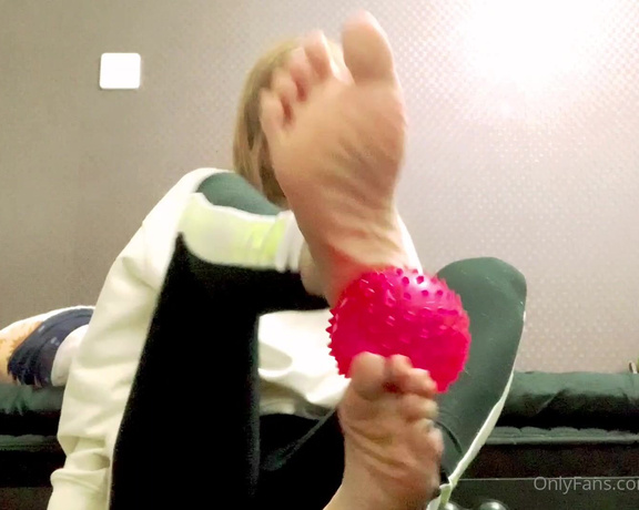 Miichannel_r aka Miichannel_r OnlyFans - Ball roll on the sole of the foot 2