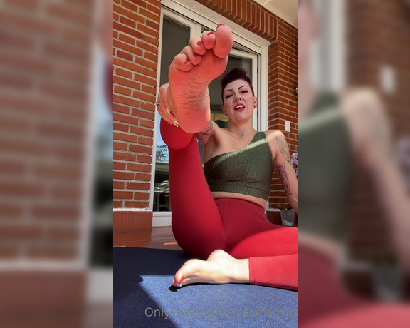 Solesmad Fetish Queen aka Solesmadvip OnlyFans - Yoga and JOI with your Goddess