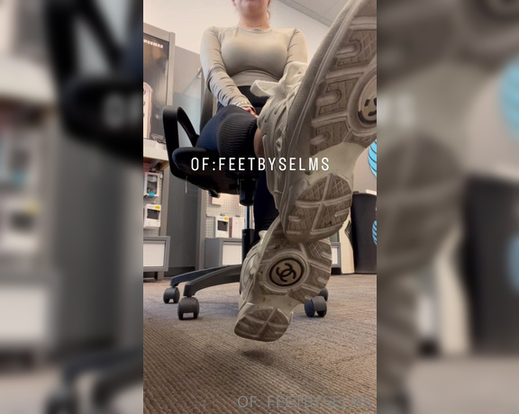 Feetbyselms aka Feetbyselms OnlyFans Video 631