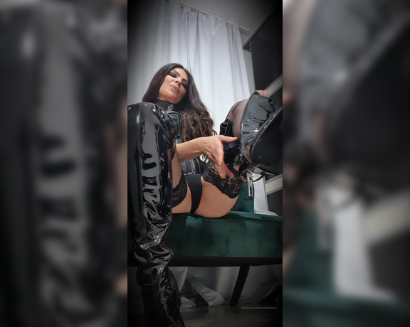 Goddess Domdeluxury aka Domdeluxury OnlyFans - When this quarantine is over I will never have to remove My boots or high Heels by myselfThere is