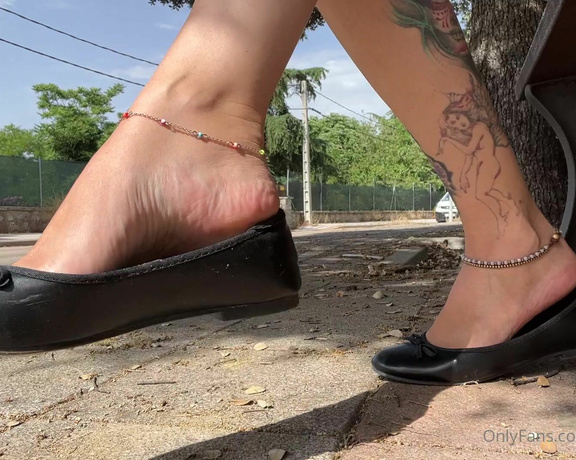 Solesmad Fetish Queen aka Solesmadvip OnlyFans - Enjoy your day and night And enjoy my flat dangling public