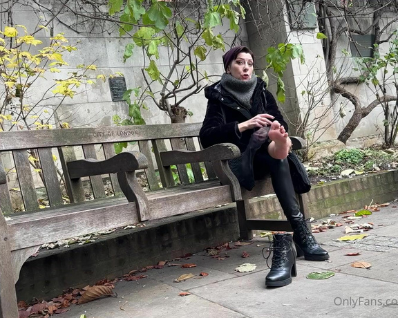 Solesmad Fetish Queen aka Solesmadvip OnlyFans - Remembering London public park and making u drool