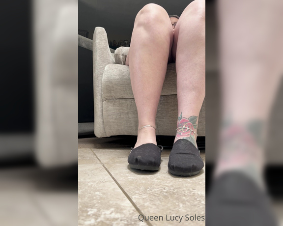 Mystikal Mami aka Mystikal_mami OnlyFans - Oh god my feet are so stinky, do you think anyone noticed