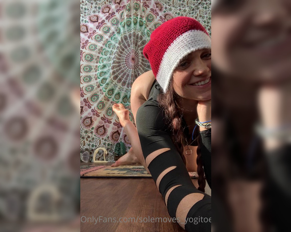 Sole Kissed aka Solemoves_yogitoes OnlyFans - Hehe, hurry down the chimney tonight!!!