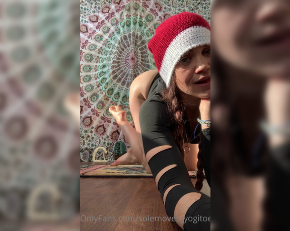 Sole Kissed aka Solemoves_yogitoes OnlyFans - Hehe, hurry down the chimney tonight!!!