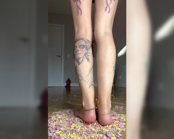 Solesmad Fetish Queen aka Solesmadvip OnlyFans - Crushing fruity loops it’s soo funny