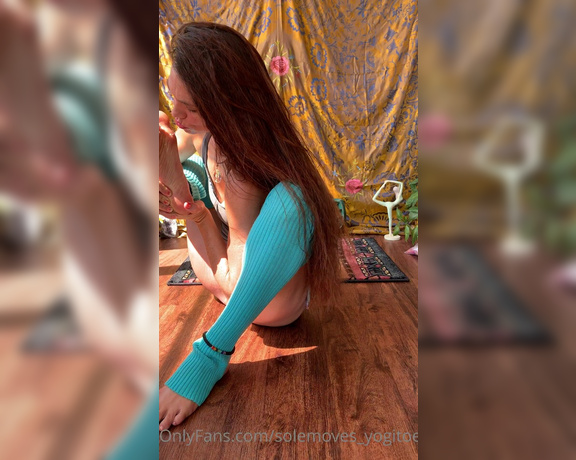 Sole Kissed aka Solemoves_yogitoes OnlyFans - Just a shy girl, comin outta her shell