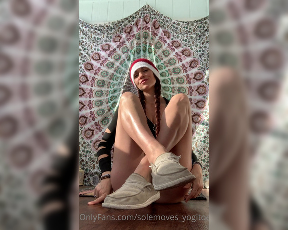 Sole Kissed aka Solemoves_yogitoes OnlyFans - Is it time to learn yoga,