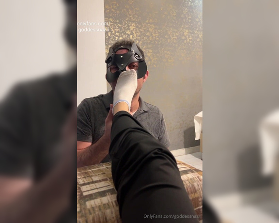 Goddess Nazli aka Goddessnazli OnlyFans - 15 dakika boyunca yalad koklad Foot licking, Sock worship