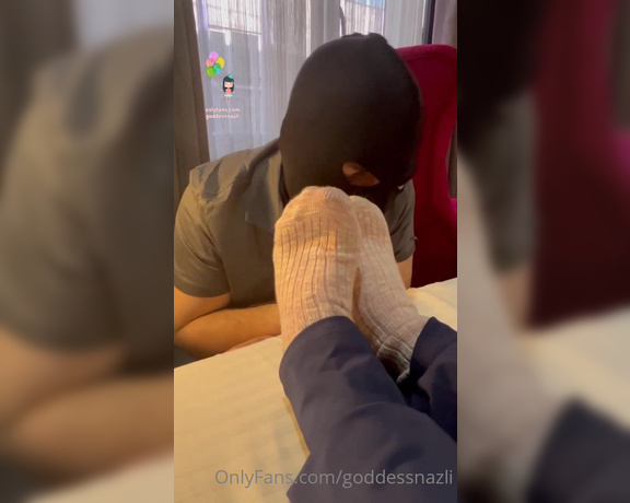 Goddess Nazli aka Goddessnazli OnlyFans - KOKULU ORAP SEVDASI (Farkl a) Smelly socks (Different angle)