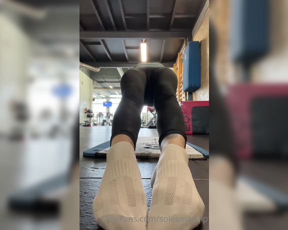 Solesmad Fetish Queen aka Solesmadvip OnlyFans - I love taking off my socks in the gym and watching how many fetishists drool what would you