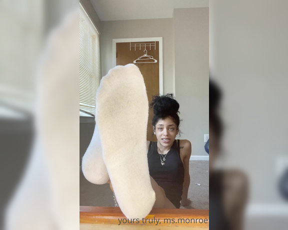 THEE MS MONROE aka Theemsmonroe OnlyFans - Stinky , Sweaty White Sock JOI