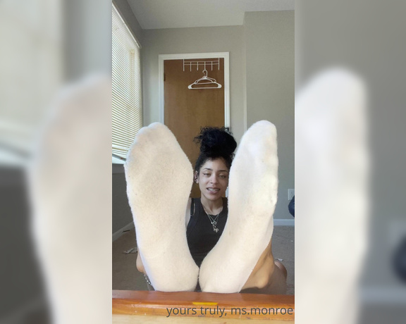 THEE MS MONROE aka Theemsmonroe OnlyFans - Stinky , Sweaty White Sock JOI