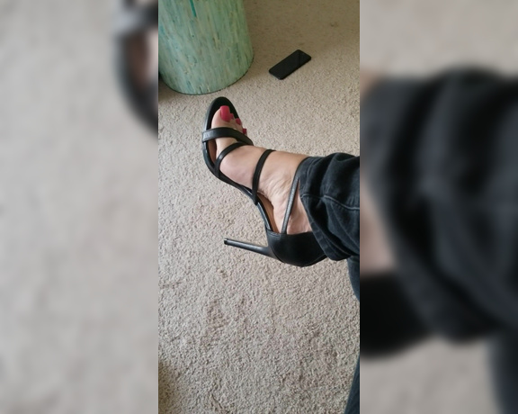 Loveher_toes aka Loveher_toes OnlyFans Video 787