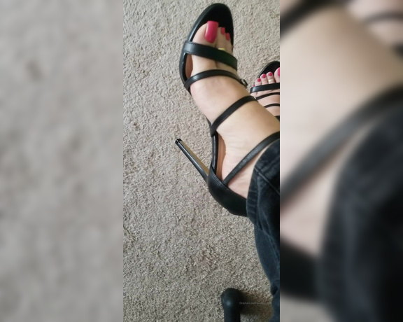 Loveher_toes aka Loveher_toes OnlyFans Video 787