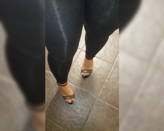 Loveher_toes aka Loveher_toes OnlyFans - 5d9f56786537a5acdb473