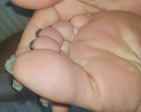 Loveher_toes aka Loveher_toes OnlyFans - 5dacdc70dbd7a597ed004