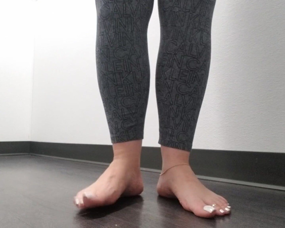 Loveher_toes aka Loveher_toes OnlyFans Video 148