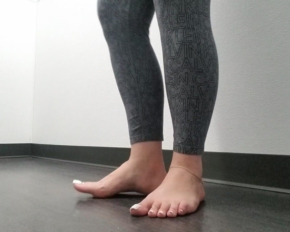 Loveher_toes aka Loveher_toes OnlyFans Video 148