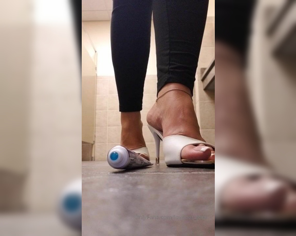 Loveher_toes aka Loveher_toes OnlyFans - Oops!