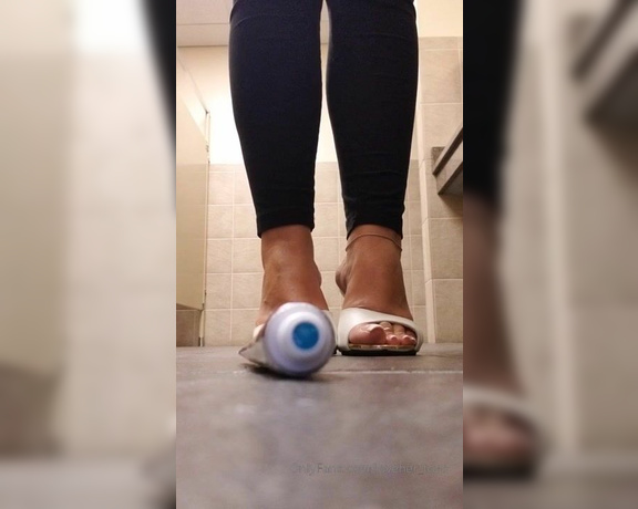 Loveher_toes aka Loveher_toes OnlyFans - Oops!