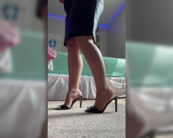 Loveher_toes aka Loveher_toes OnlyFans - New color & new heels