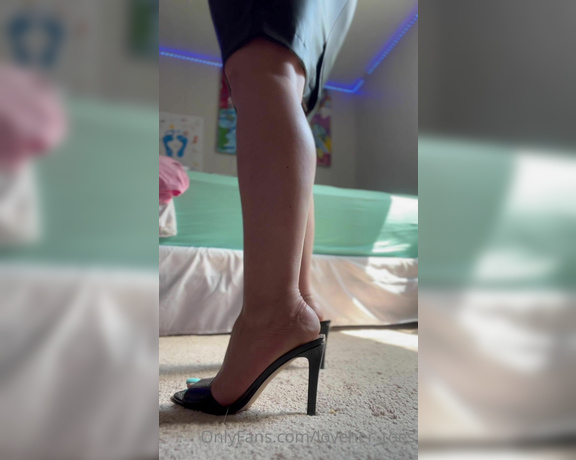 Loveher_toes aka Loveher_toes OnlyFans - New color & new heels