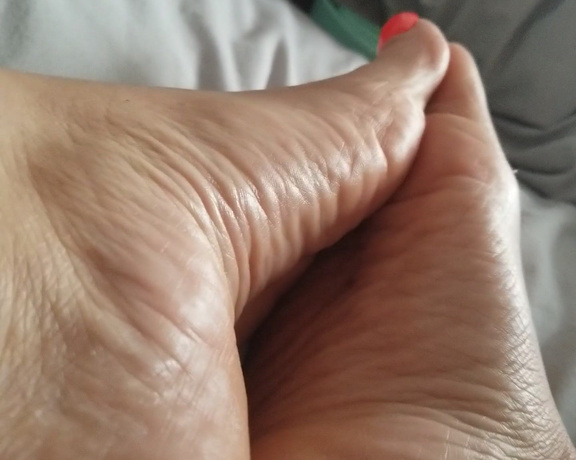 Loveher_toes aka Loveher_toes OnlyFans Video 972