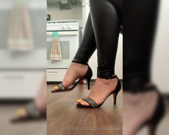 Loveher_toes aka Loveher_toes OnlyFans Video 290