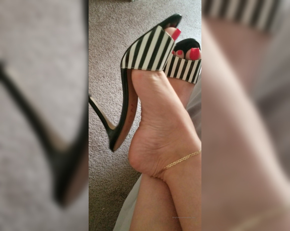 Loveher_toes aka Loveher_toes OnlyFans Video 921