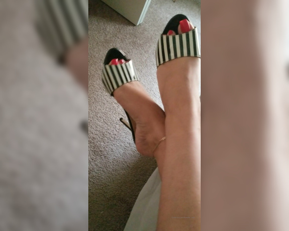 Loveher_toes aka Loveher_toes OnlyFans Video 921