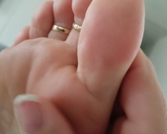 Loveher_toes aka Loveher_toes OnlyFans Video 748