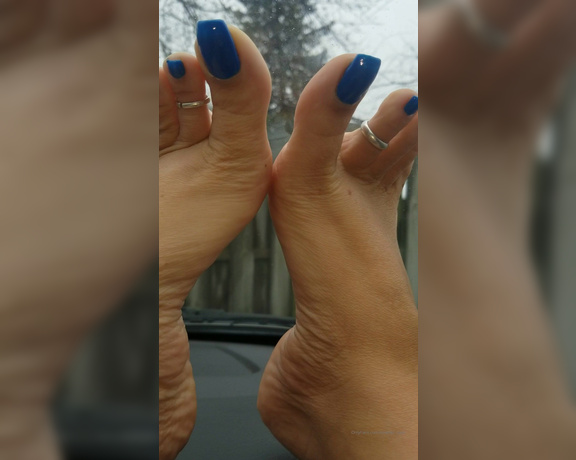 Loveher_toes aka Loveher_toes OnlyFans - 5de405d188b7b2549087e