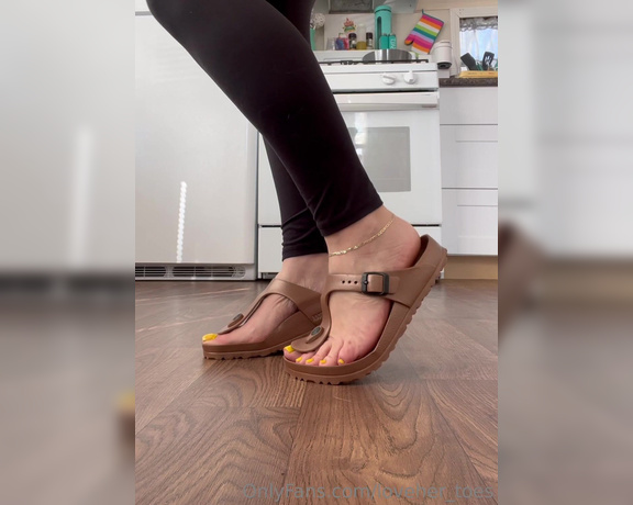 Loveher_toes aka Loveher_toes OnlyFans Video 576