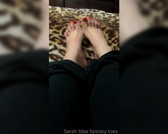 Sarah BBW Fantasy Toes aka Comefollowsarah OnlyFans - My toes need a good rub down