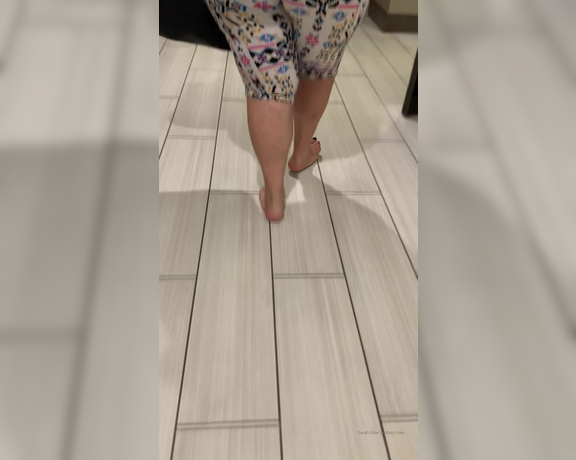 Sarah BBW Fantasy Toes aka Comefollowsarah OnlyFans - Got out the pool and walked to the room  Check out the wrinkles