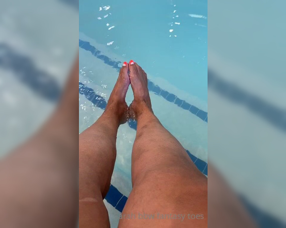 Sarah BBW Fantasy Toes aka Comefollowsarah OnlyFans - Pool feet