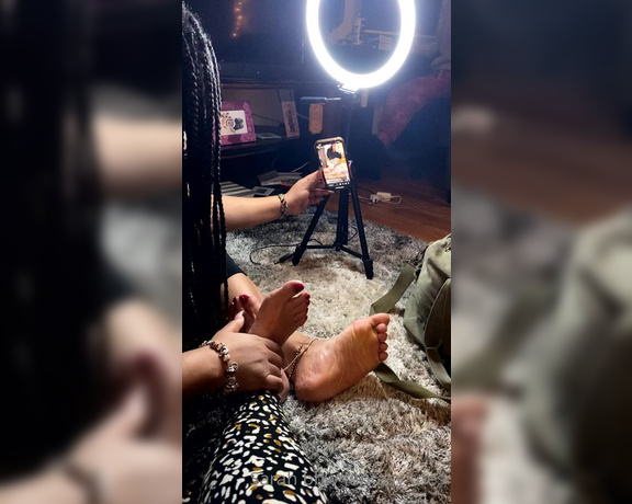 Sarah BBW Fantasy Toes aka Comefollowsarah OnlyFans - Have some fun time with @goddess nina